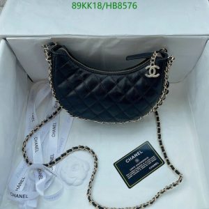 Replica Chanel Small Half Moon Hobo Bag HB8576 in Black leather